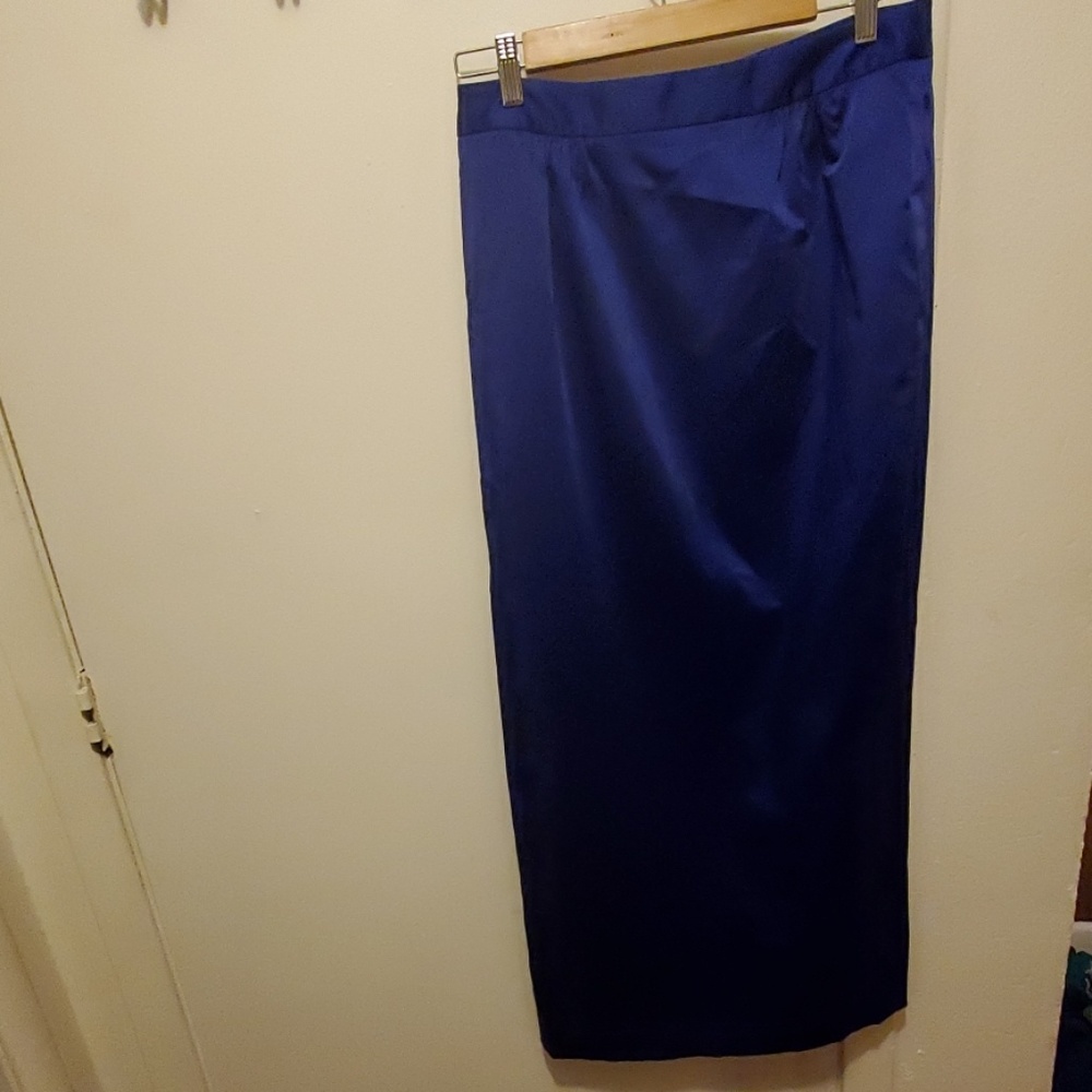 Talbots pencil skirt. - Picture 2 of 5